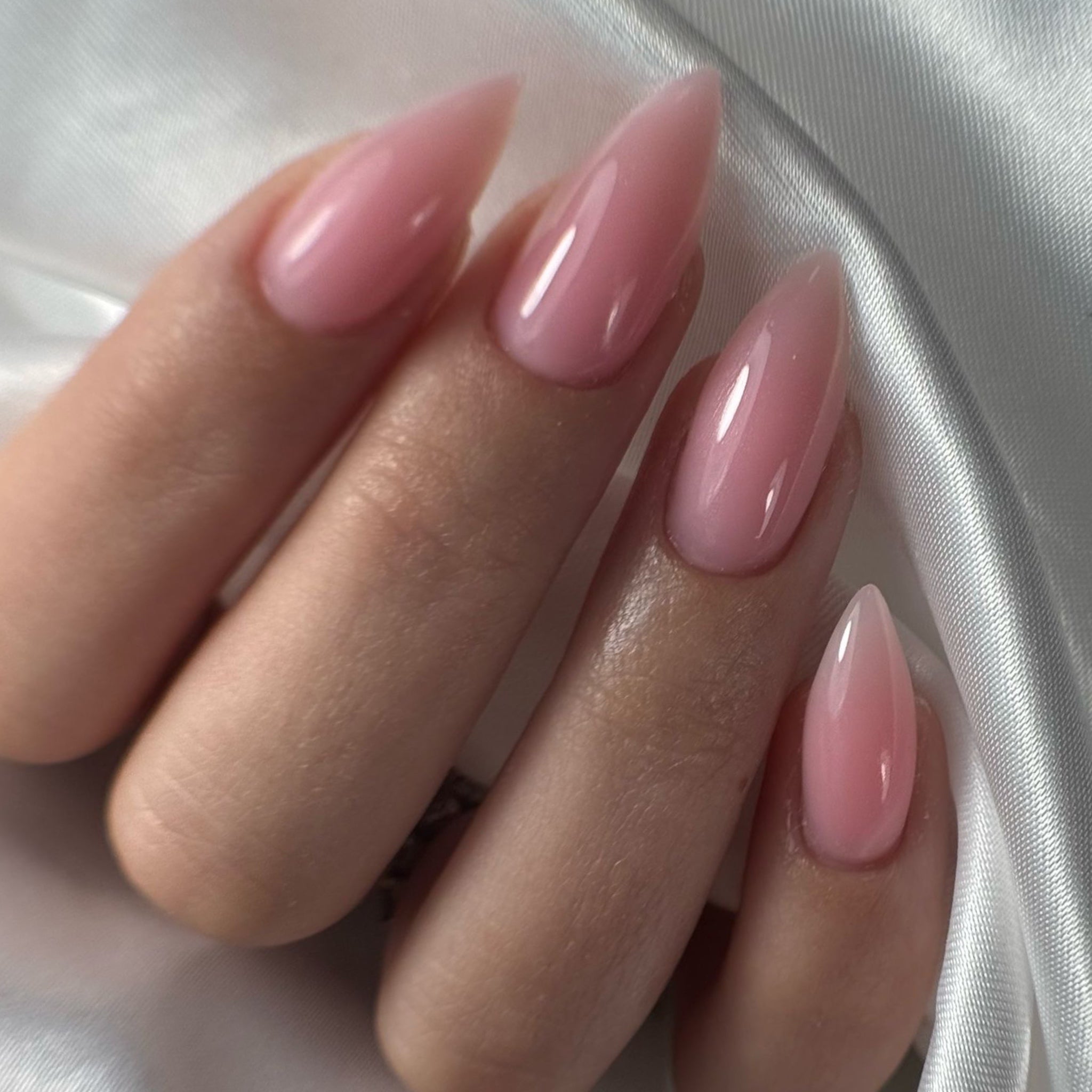 סטרונג ראבר בייס בצבע - קלואי R4